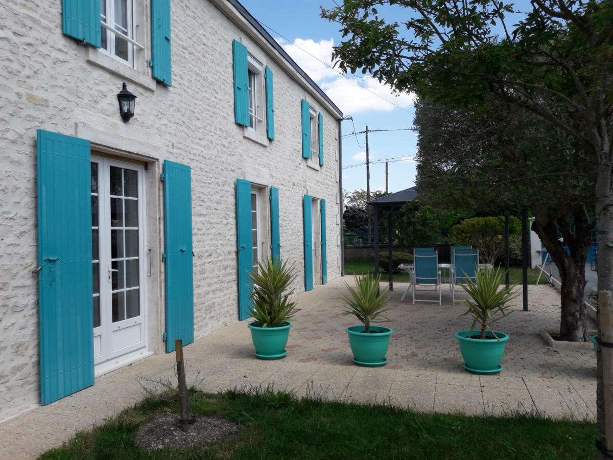 Saint-Hilaire-la-Palud Le Logis De Lange Apt Les Aigrettes מראה חיצוני תמונה