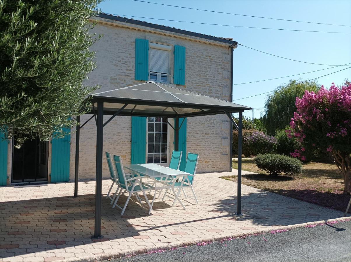 Saint-Hilaire-la-Palud Le Logis De Lange Apt Les Aigrettes מראה חיצוני תמונה